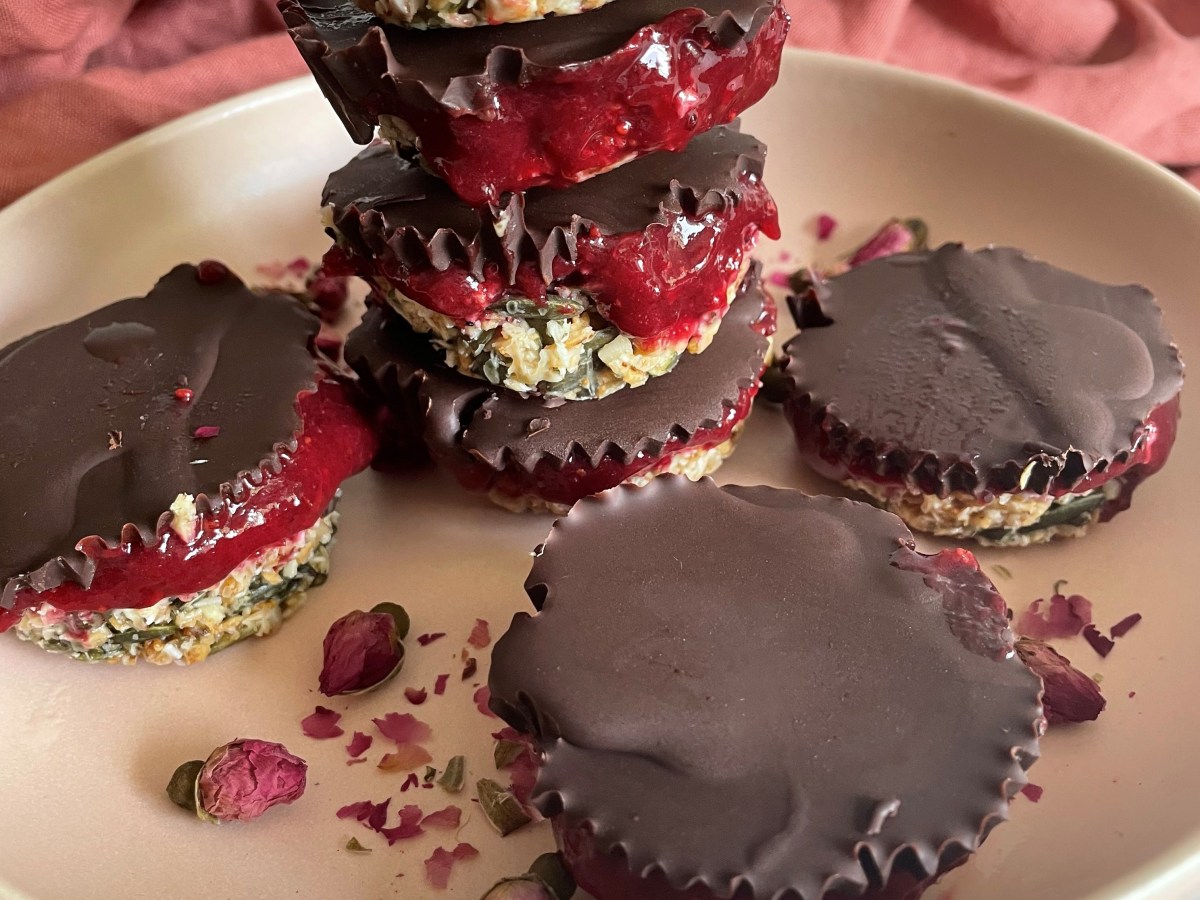 Chocolate Jammy Granola&nbsp;Cups